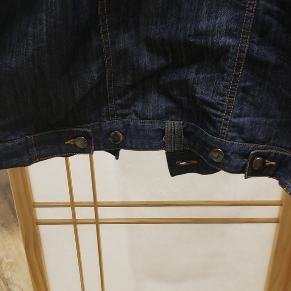 Paper Doll jean jacket, junior size Large - Picture 5 of 9